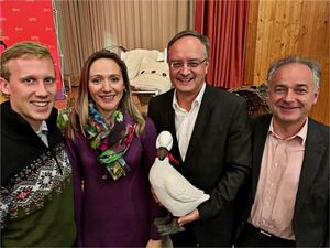 v.l.n.r.: Jan Hambach, Jasmina Hostert, Andreas Stoch MdL und Dr. Tobias Brenner.